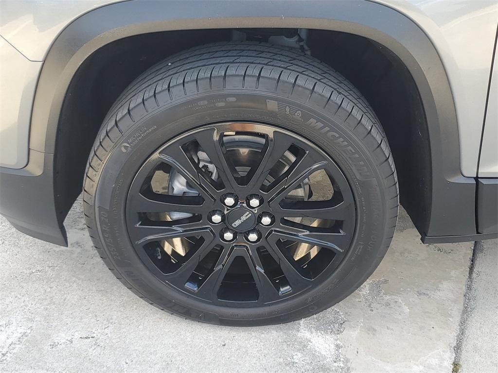 used 2022 GMC Acadia car, priced at $27,998