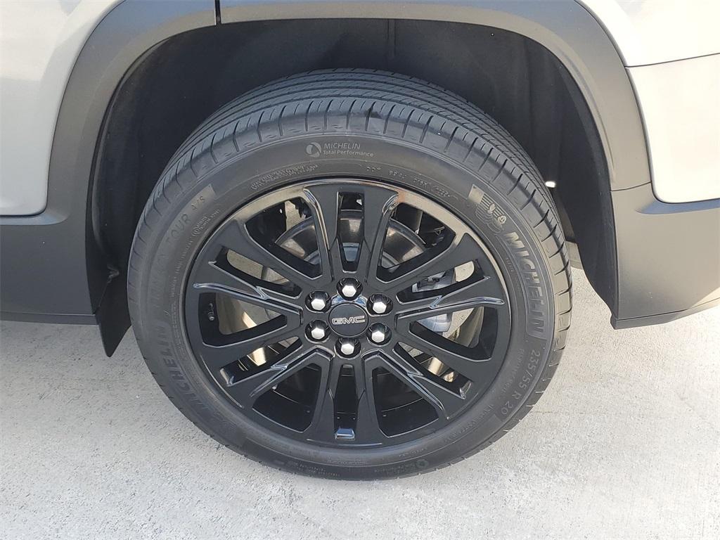 used 2022 GMC Acadia car, priced at $27,998