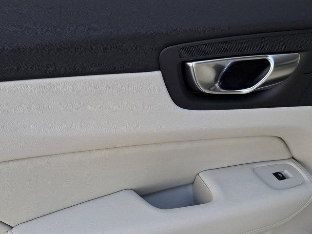 new 2026 Volvo XC60 Plug-In Hybrid car, priced at $72,051