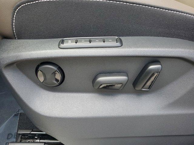 new 2025 Volkswagen Atlas car, priced at $47,298