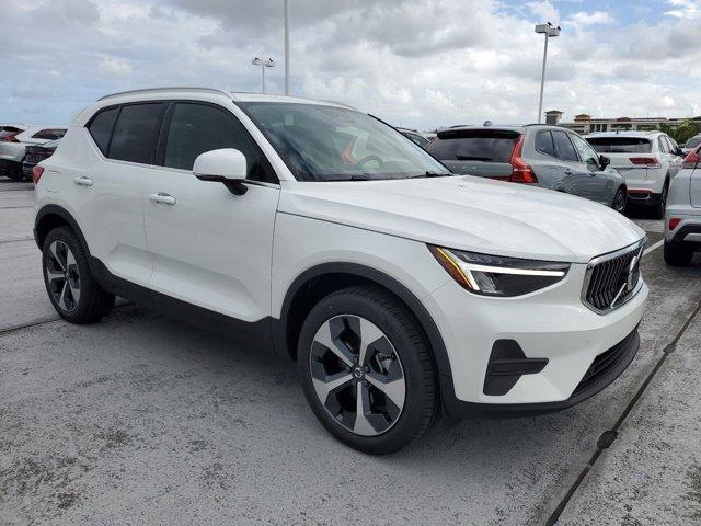 new 2025 Volvo XC40 car, priced at $45,465