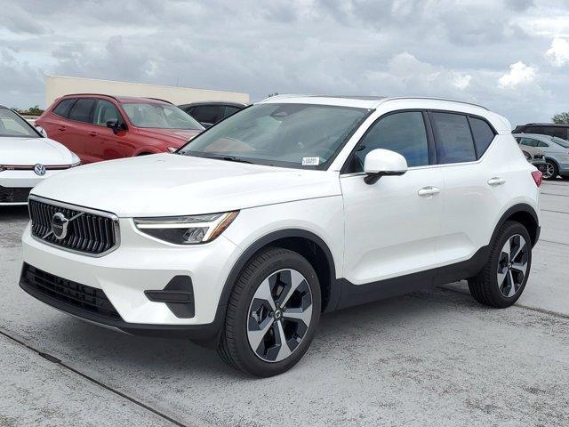 new 2025 Volvo XC40 car, priced at $45,465