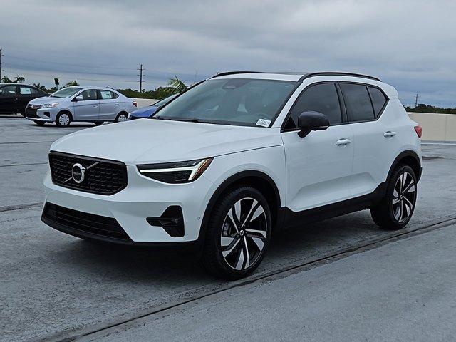 new 2025 Volvo XC40 car, priced at $50,040