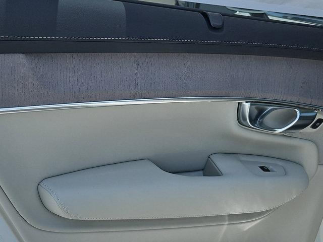 new 2025 Volvo XC90 car, priced at $69,828