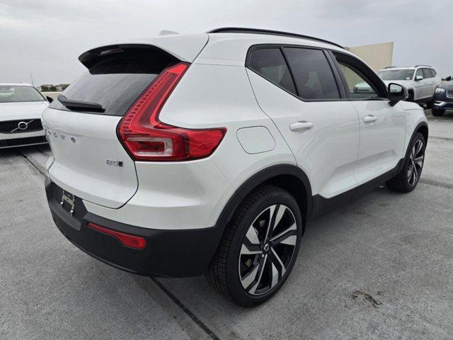 new 2025 Volvo XC40 car, priced at $51,215