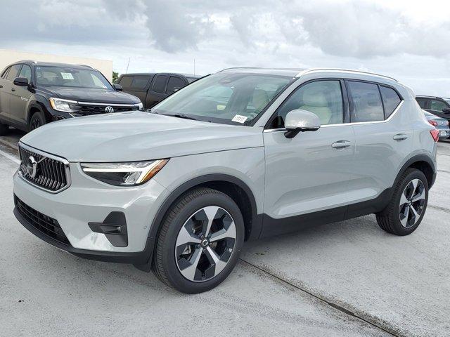 new 2025 Volvo XC40 car, priced at $47,415