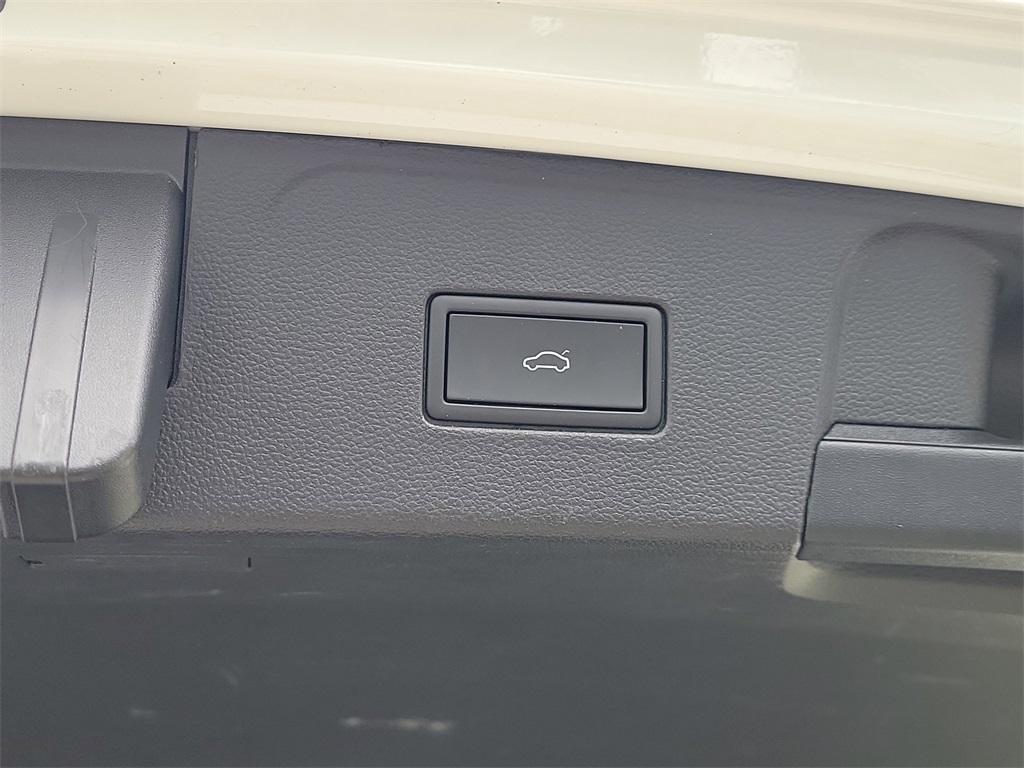 used 2024 Volkswagen Atlas car, priced at $34,277