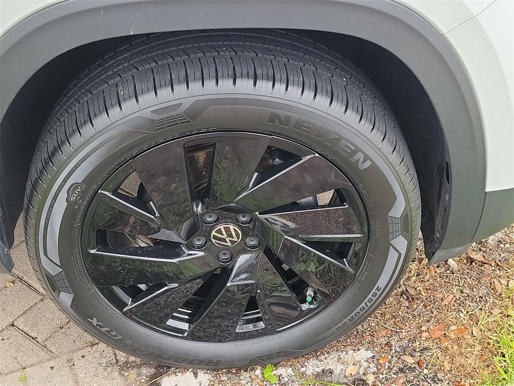 used 2024 Volkswagen Atlas car, priced at $34,277