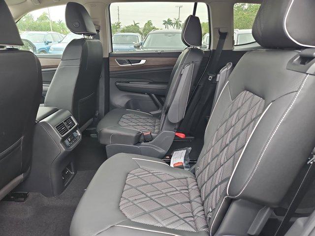 new 2025 Volkswagen Atlas car, priced at $53,651
