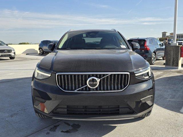 new 2025 Volvo XC40 car, priced at $45,465