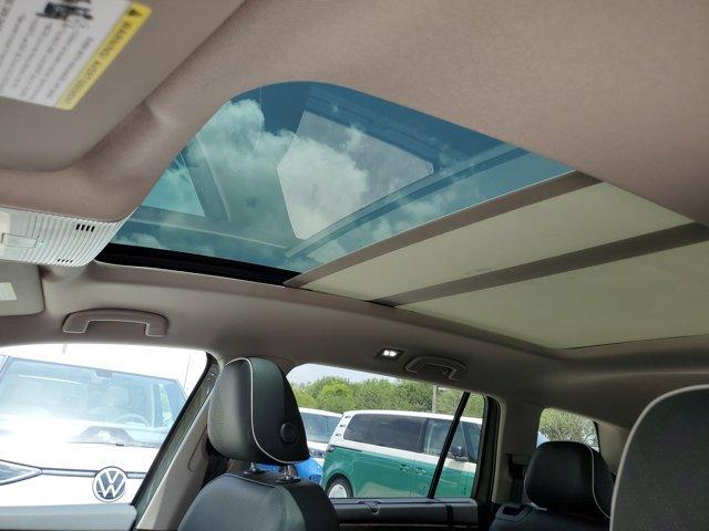new 2025 Volkswagen Atlas car, priced at $50,541
