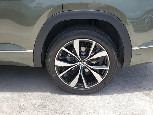 new 2025 Volkswagen Atlas car, priced at $50,541