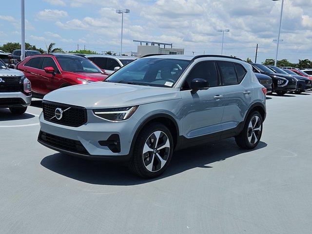 new 2025 Volvo XC40 car, priced at $46,025