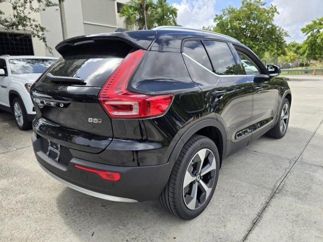 new 2025 Volvo XC40 car, priced at $46,015