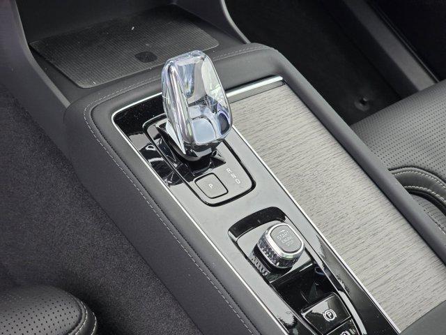 new 2025 Volvo XC90 car, priced at $78,396