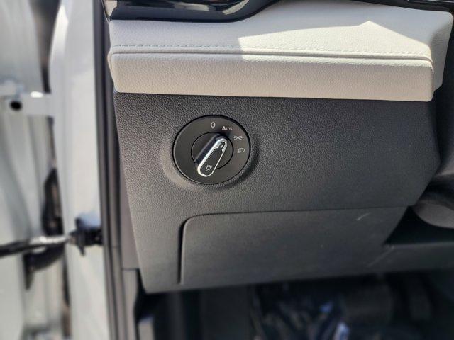 new 2026 Volkswagen Taos car