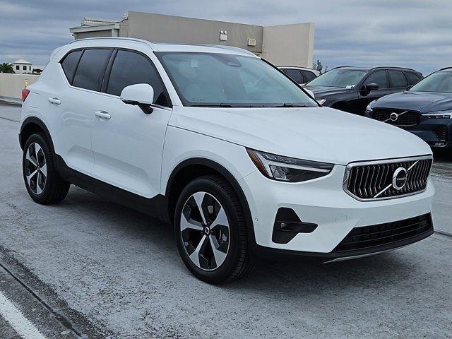 new 2025 Volvo XC40 car, priced at $47,200