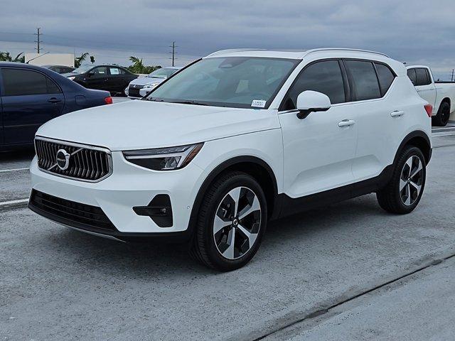 new 2025 Volvo XC40 car, priced at $47,200