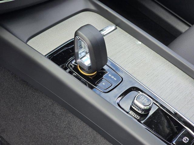 new 2025 Volvo XC60 car, priced at $55,750