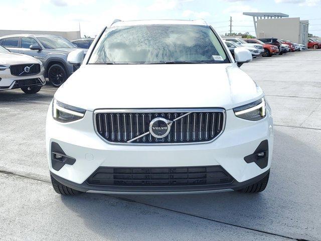 new 2025 Volvo XC40 car, priced at $48,315