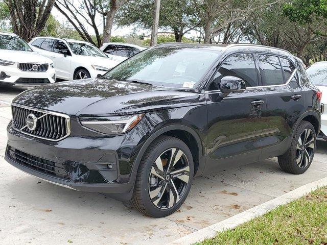 new 2025 Volvo XC40 car, priced at $50,595