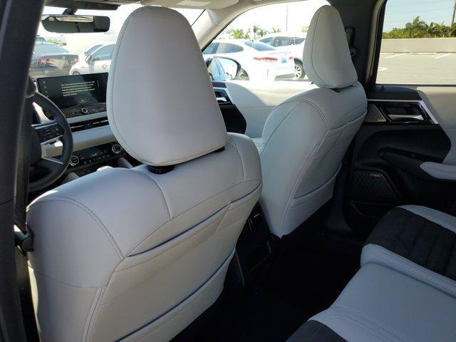 new 2025 Mitsubishi Outlander car, priced at $38,320