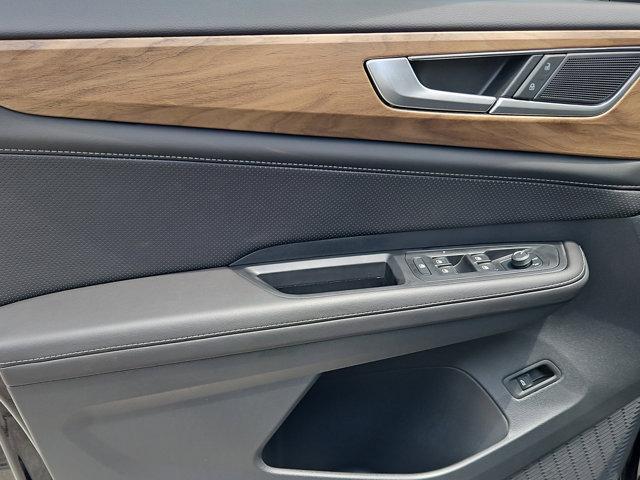 new 2025 Volkswagen Atlas car, priced at $42,789