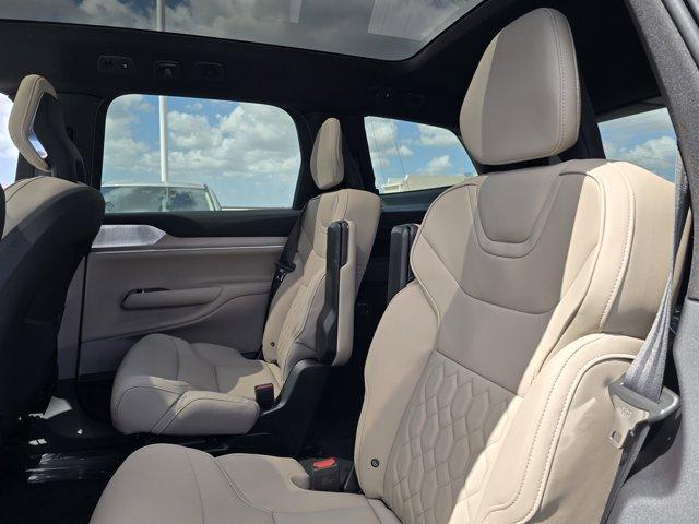 new 2025 Volvo EX90 car, priced at $95,940