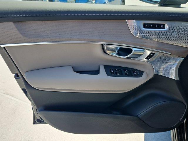 new 2025 Volvo XC90 car, priced at $73,284