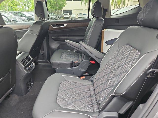 new 2025 Volkswagen Atlas car, priced at $52,472