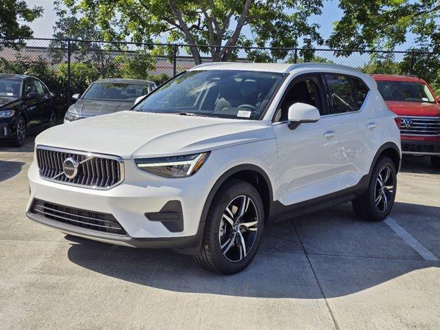 new 2025 Volvo XC40 car, priced at $43,045