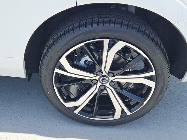 new 2025 Volvo XC60 car, priced at $58,713