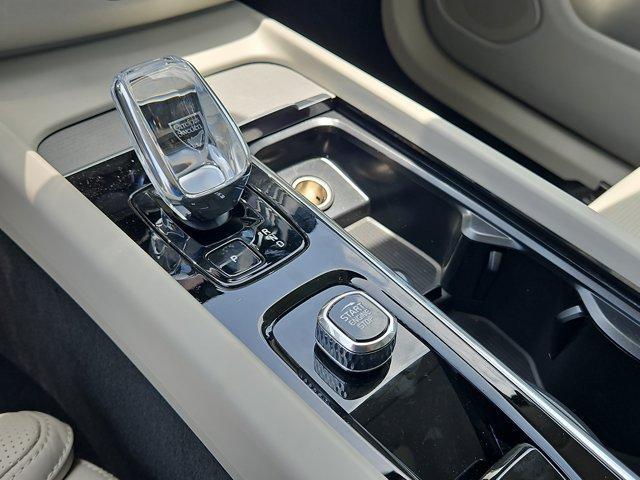 new 2025 Volvo XC60 car, priced at $58,713