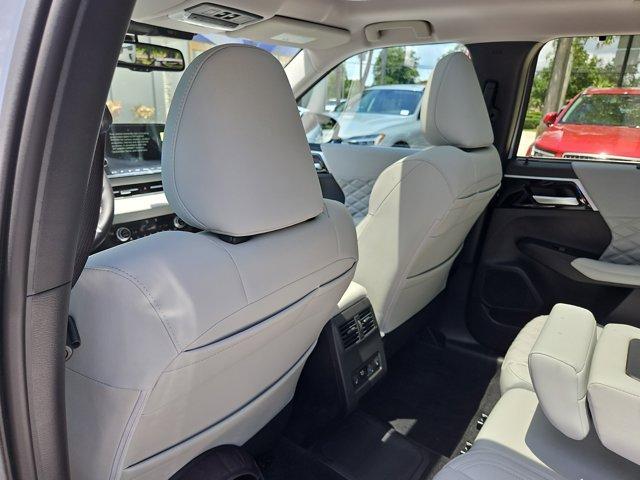new 2025 Mitsubishi Outlander car, priced at $49,895
