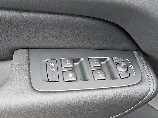 new 2025 Volvo XC60 car, priced at $53,600