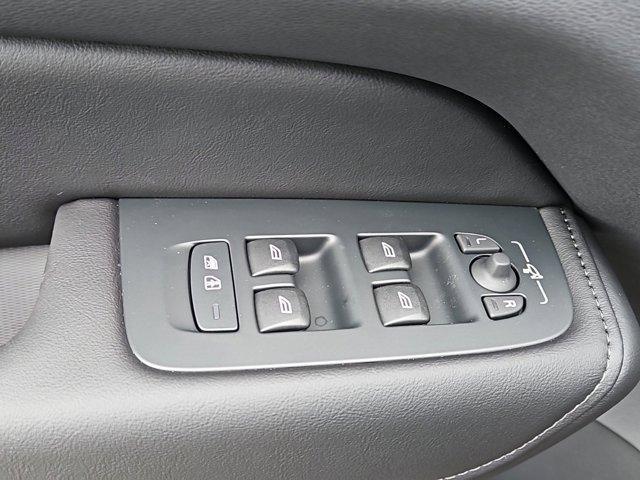 new 2025 Volvo XC60 car, priced at $53,600