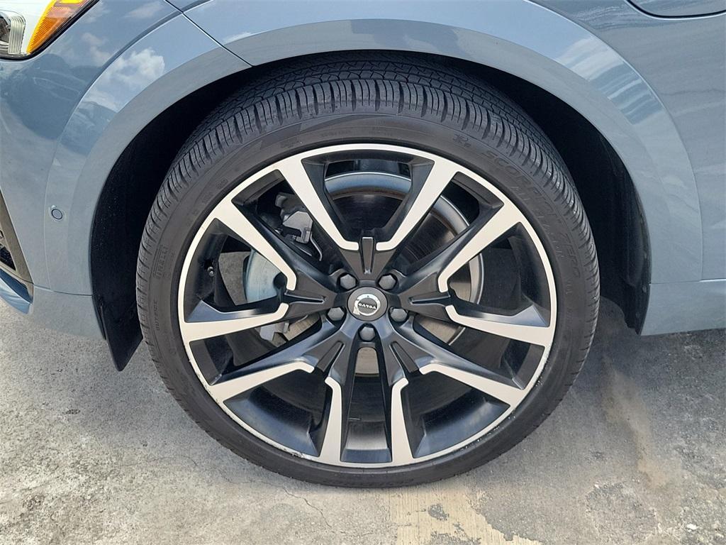 used 2024 Volvo XC60 Recharge Plug-In Hybrid car, priced at $58,388