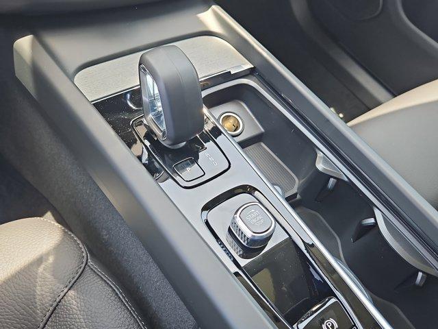 new 2025 Volvo XC60 car, priced at $53,625