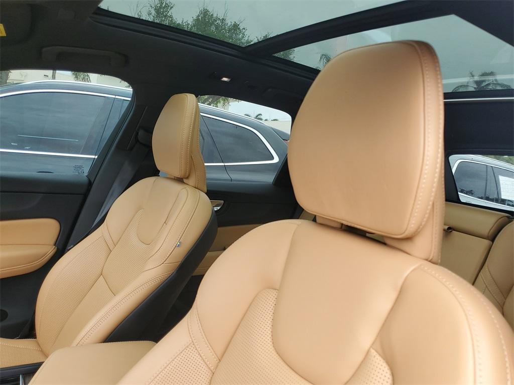 used 2022 Volvo XC60 car, priced at $39,288