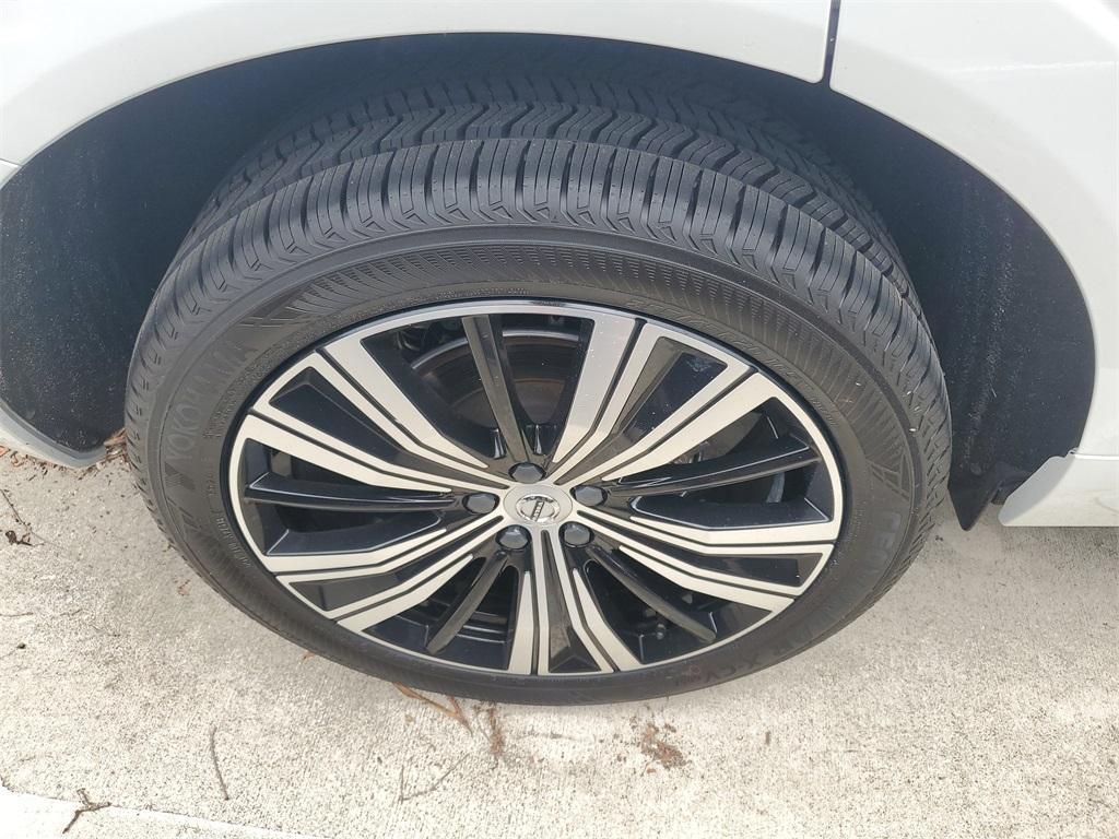 used 2022 Volvo XC60 car, priced at $39,288