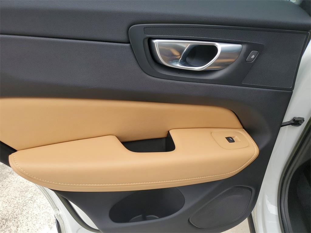 used 2022 Volvo XC60 car, priced at $39,288