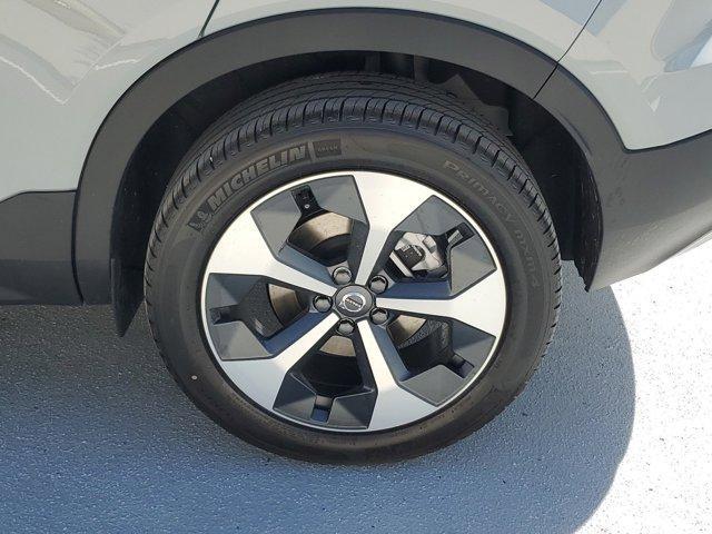 new 2025 Volvo XC40 car, priced at $44,681