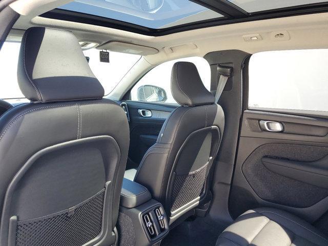 new 2025 Volvo XC40 car, priced at $44,681