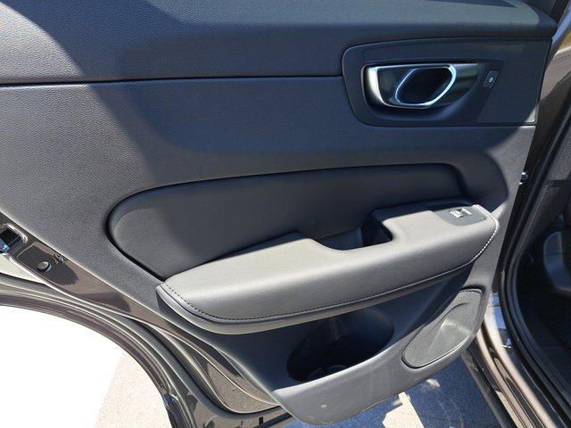 new 2025 Volvo XC60 car, priced at $48,451