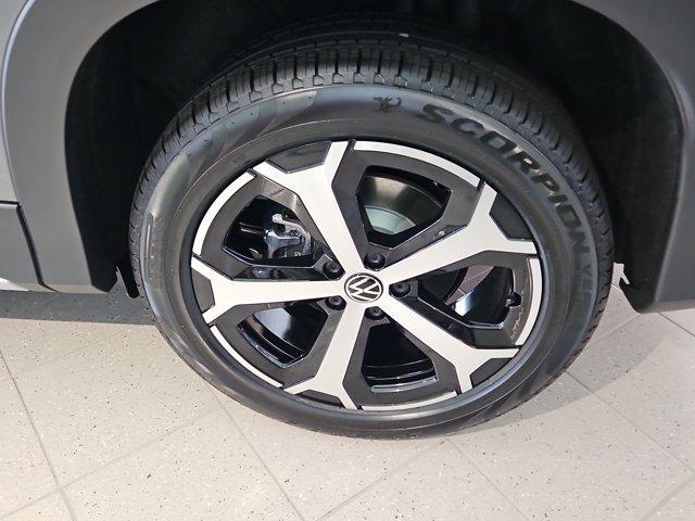 new 2025 Volkswagen Tiguan car