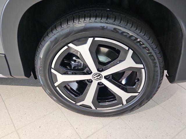 new 2025 Volkswagen Tiguan car