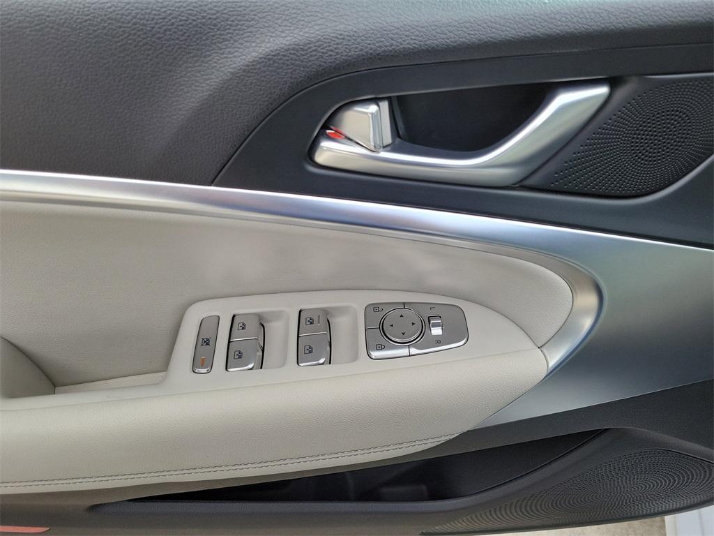 used 2025 Genesis G70 car, priced at $31,788