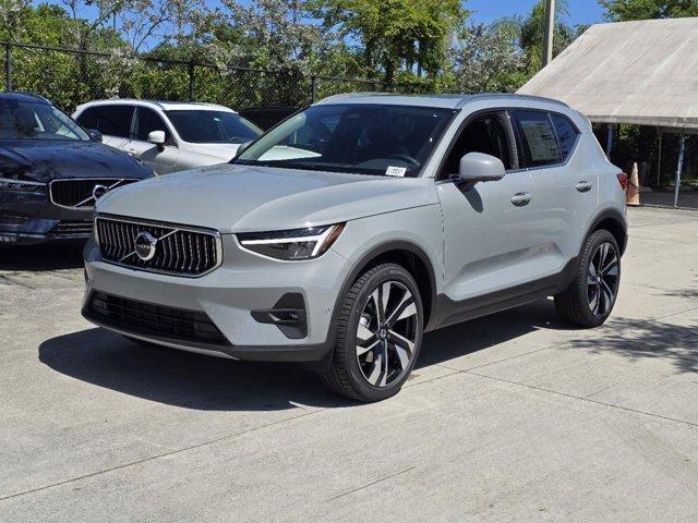 new 2025 Volvo XC40 car, priced at $48,890