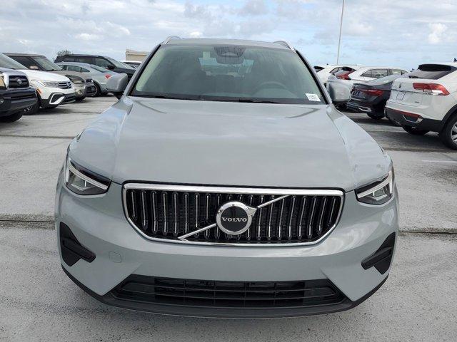 new 2025 Volvo XC40 car, priced at $45,465