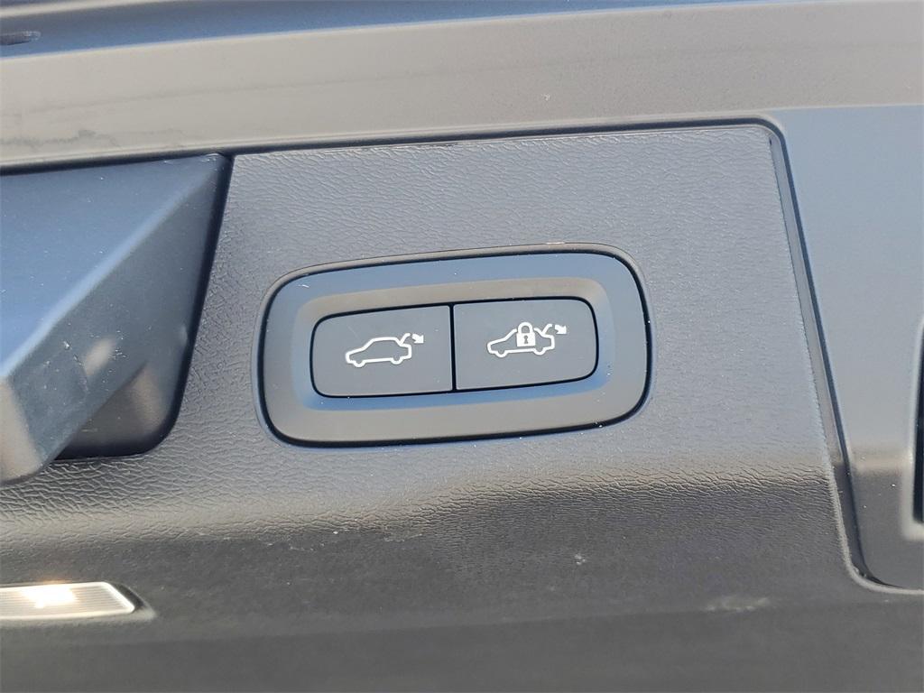used 2023 Volvo XC60 car, priced at $36,888